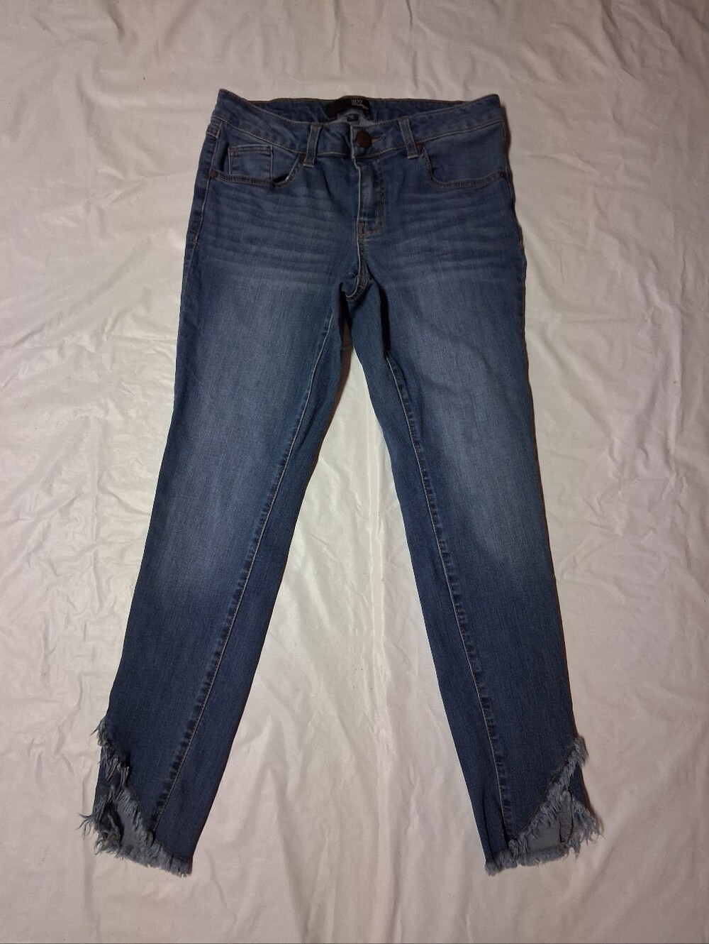 1822 Denim Classic High-Rise Blue Women's Jeans with Frayed Hem Sz 4 Preowned